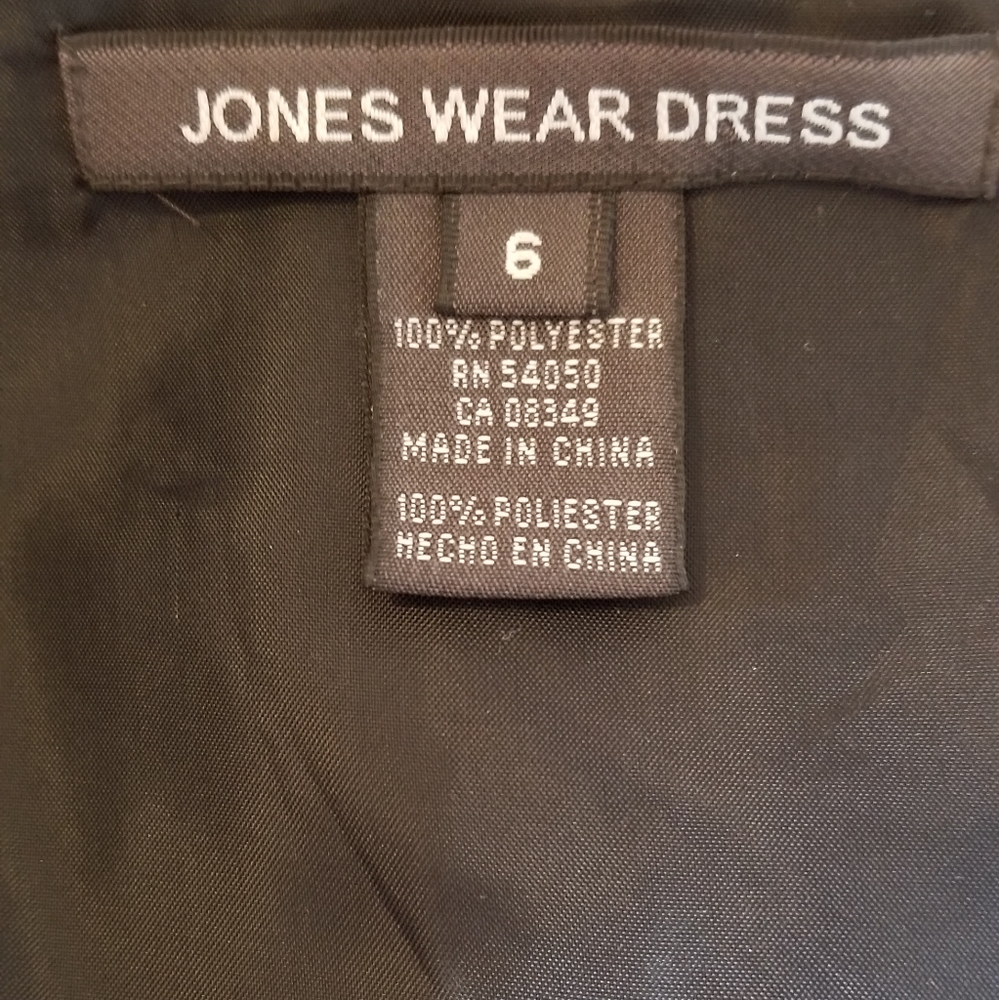 Dress - Picture 6 of 8